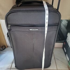 SAMSONITE CARRY ON ROLLING BLACK LUGGAGE NO RIPS OR STAINS